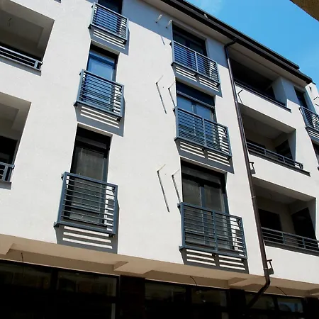 Wing Club Apartments- Center *